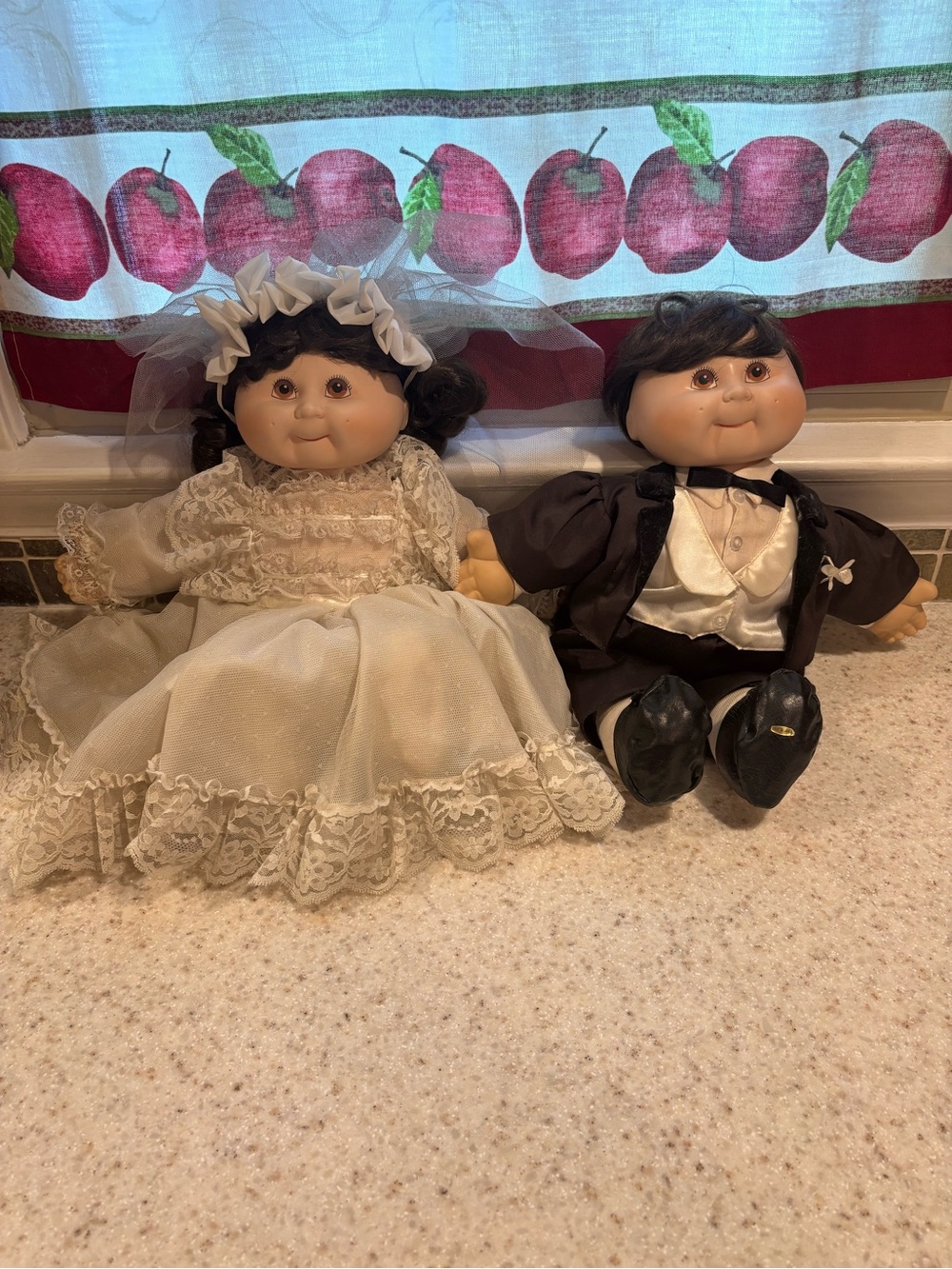 Vintage bride and groom Canbbage Patch dolls